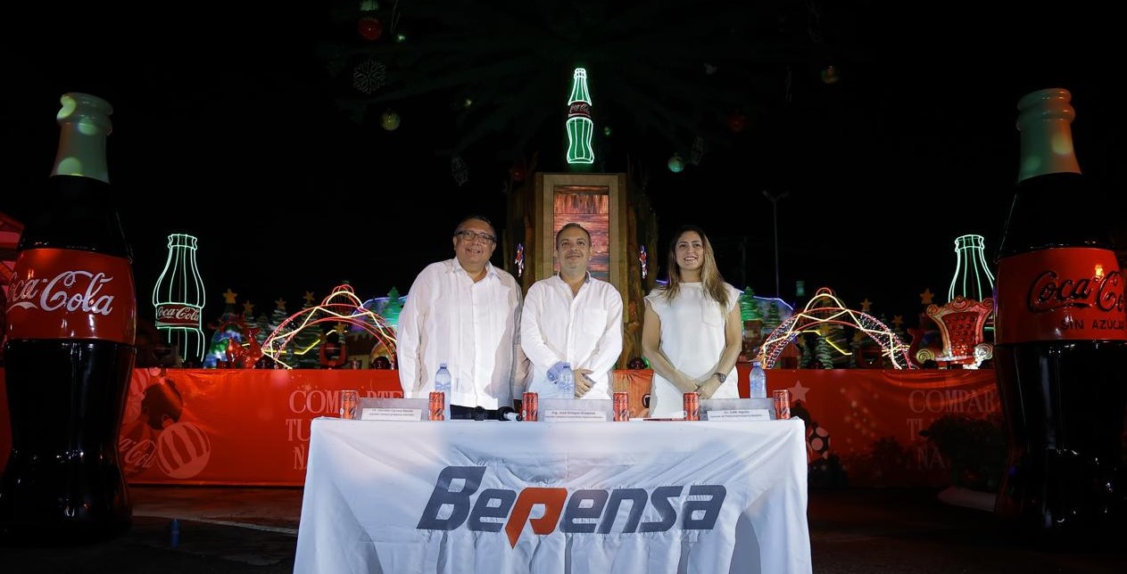Bepensa se suma a las fiestas decembrinas con el tradicional encendido del Árbol de Navidad